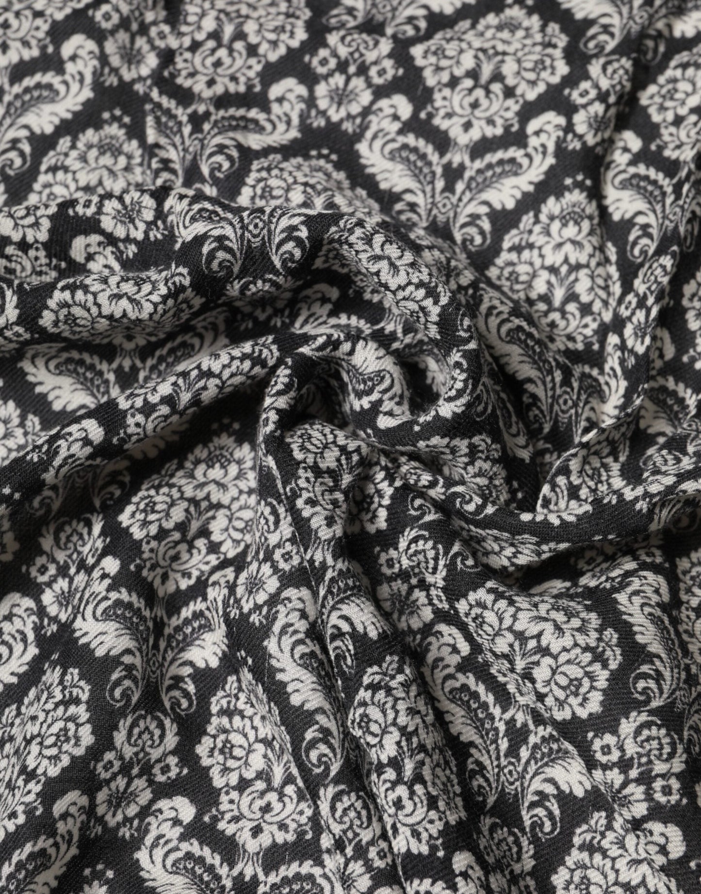 Dolce & Gabbana Black White Damask Patterned Lace Men Men's Scarf (Pre-Owned)