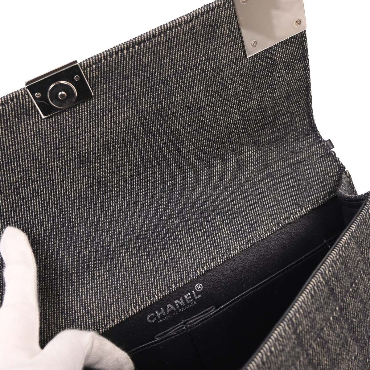 Chanel Chocolate Bar Flap Bag Quilted Denim Gray Denim_Jeans Shoulder Bag Bag (Pre-Owned)