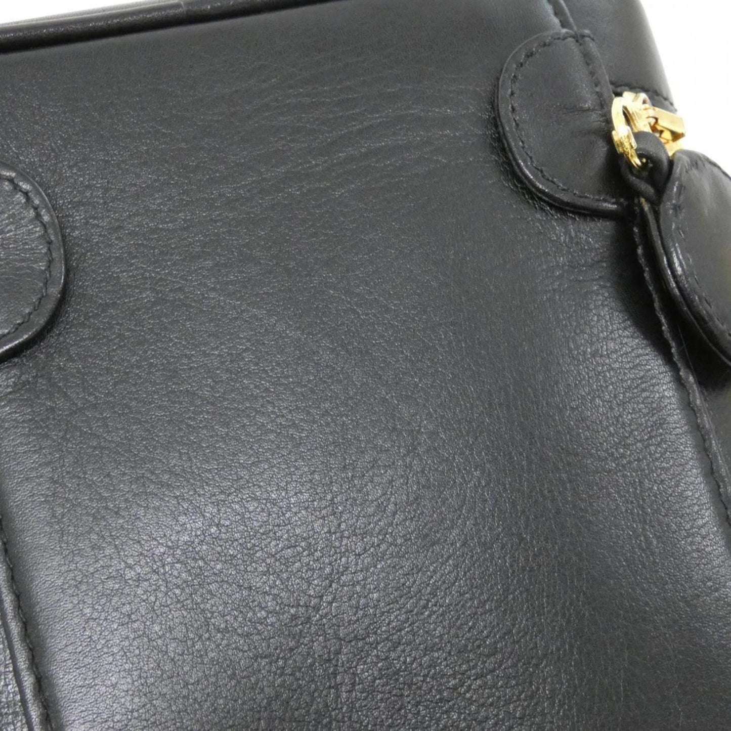 Chanel Black Leather Handbag (Pre-Owned)