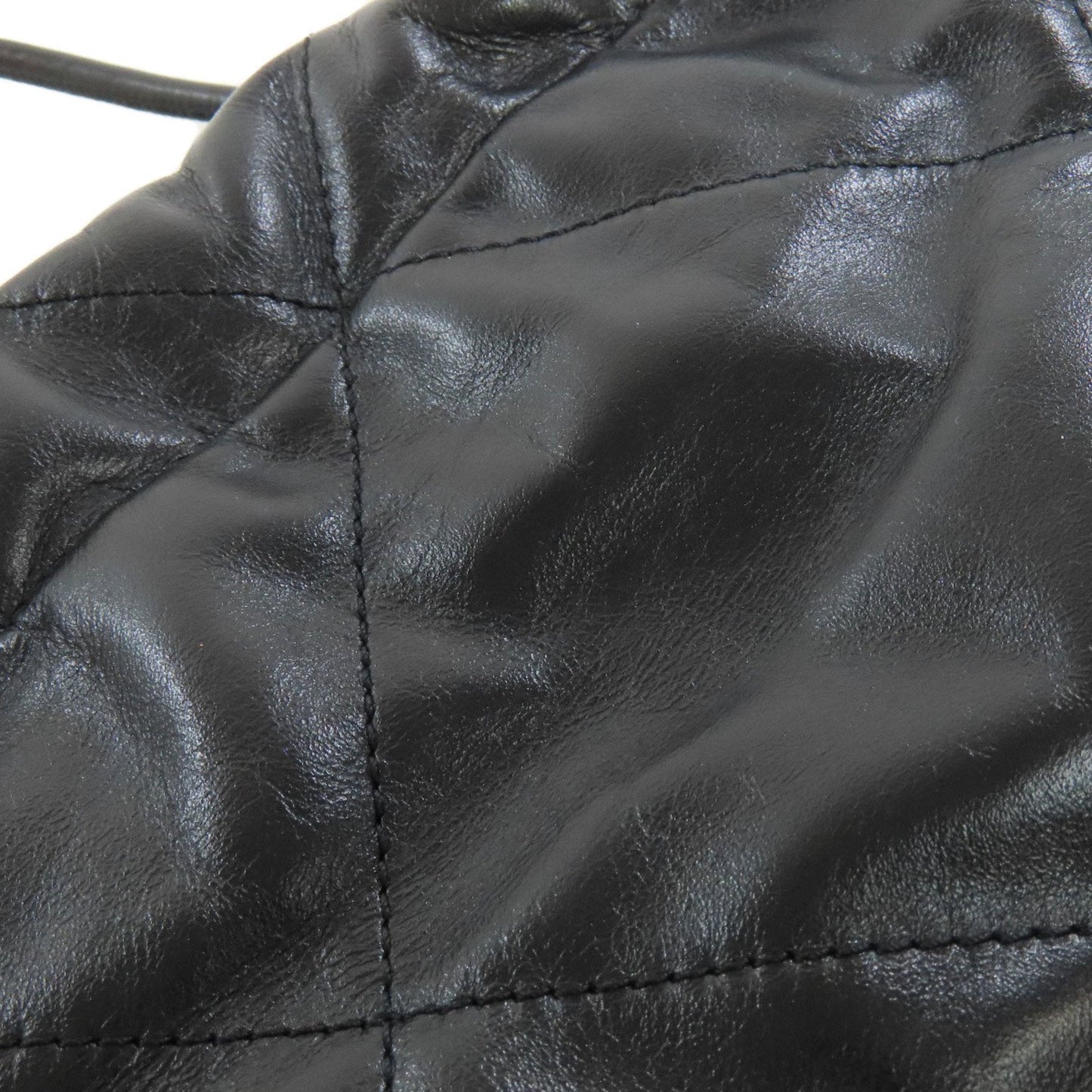 Chanel Black Leather Handbag (Pre-Owned)