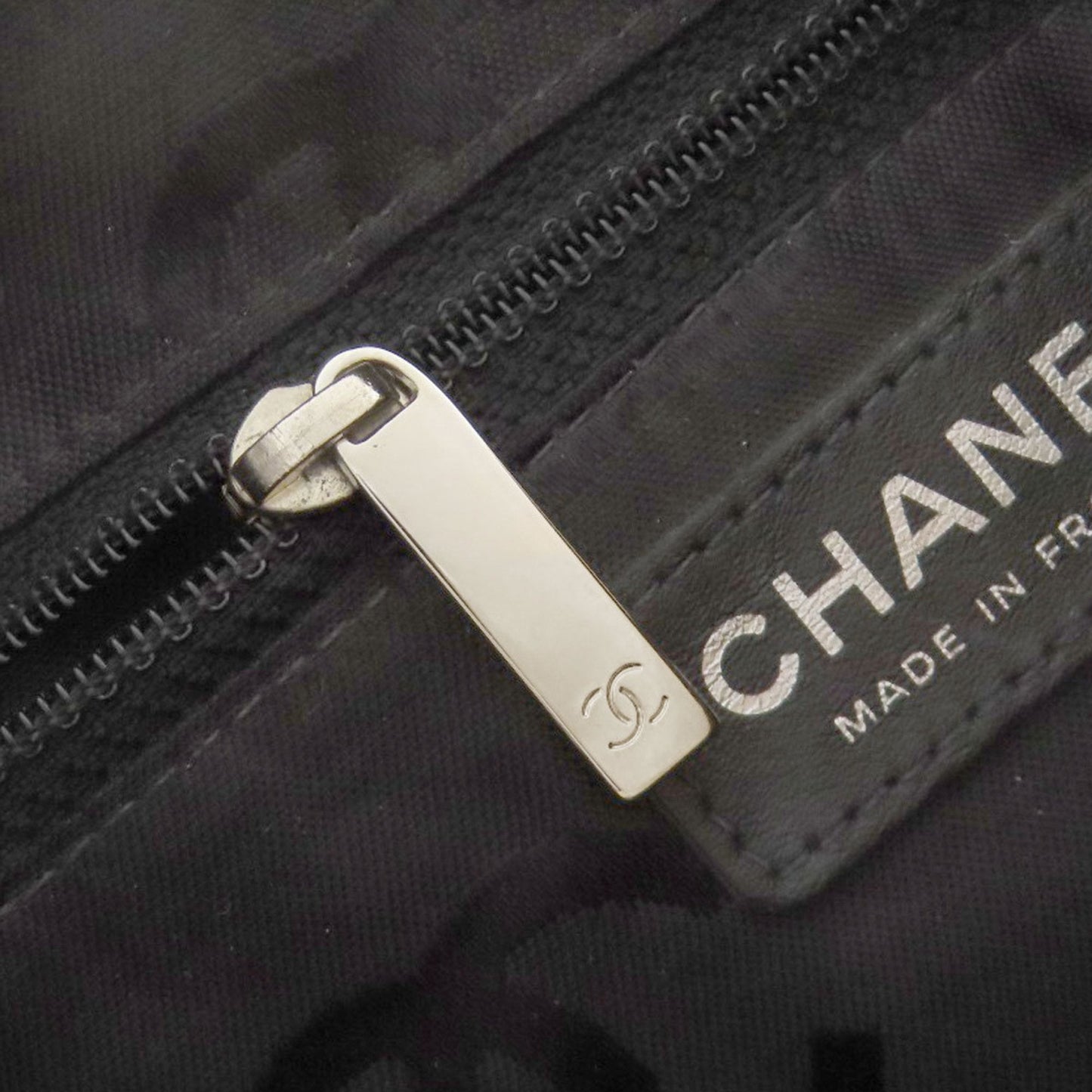 Chanel Ligne Cambon Beige Black Leather Handbag (Pre-Owned)