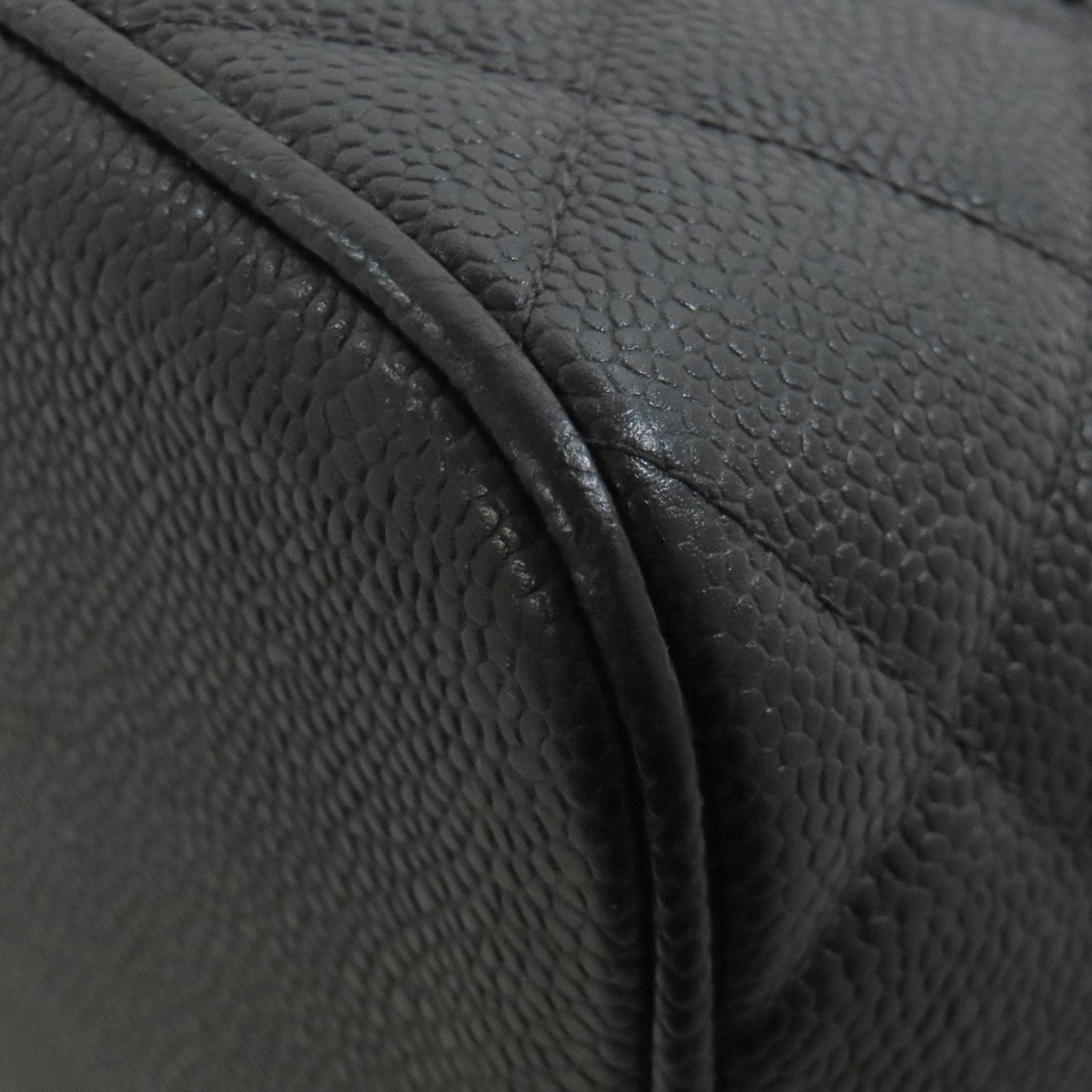 Chanel Black Leather Tote Bag (Pre-Owned)