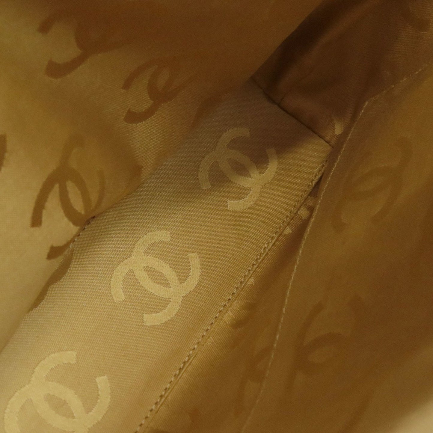Chanel Wild Stitch Beige Leather Handbag (Pre-Owned)