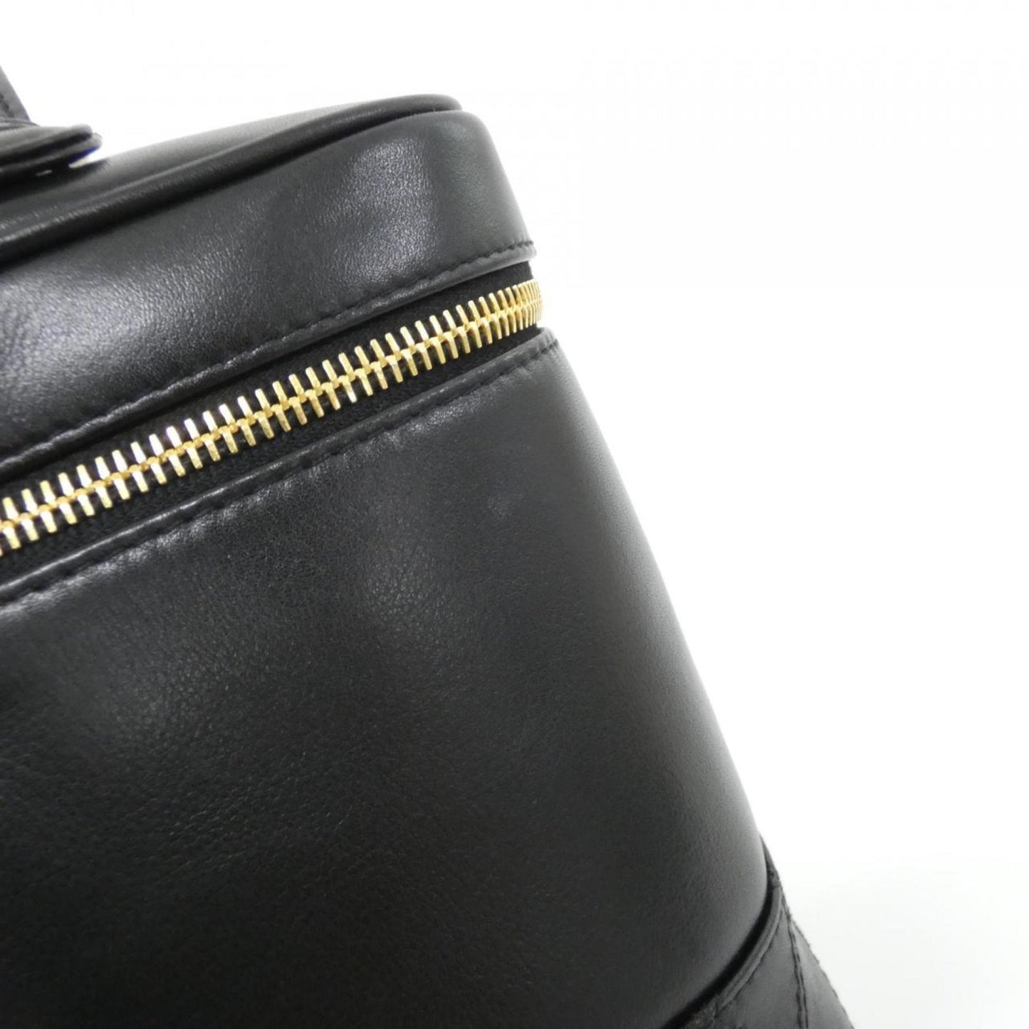 Chanel Black Leather Handbag (Pre-Owned)