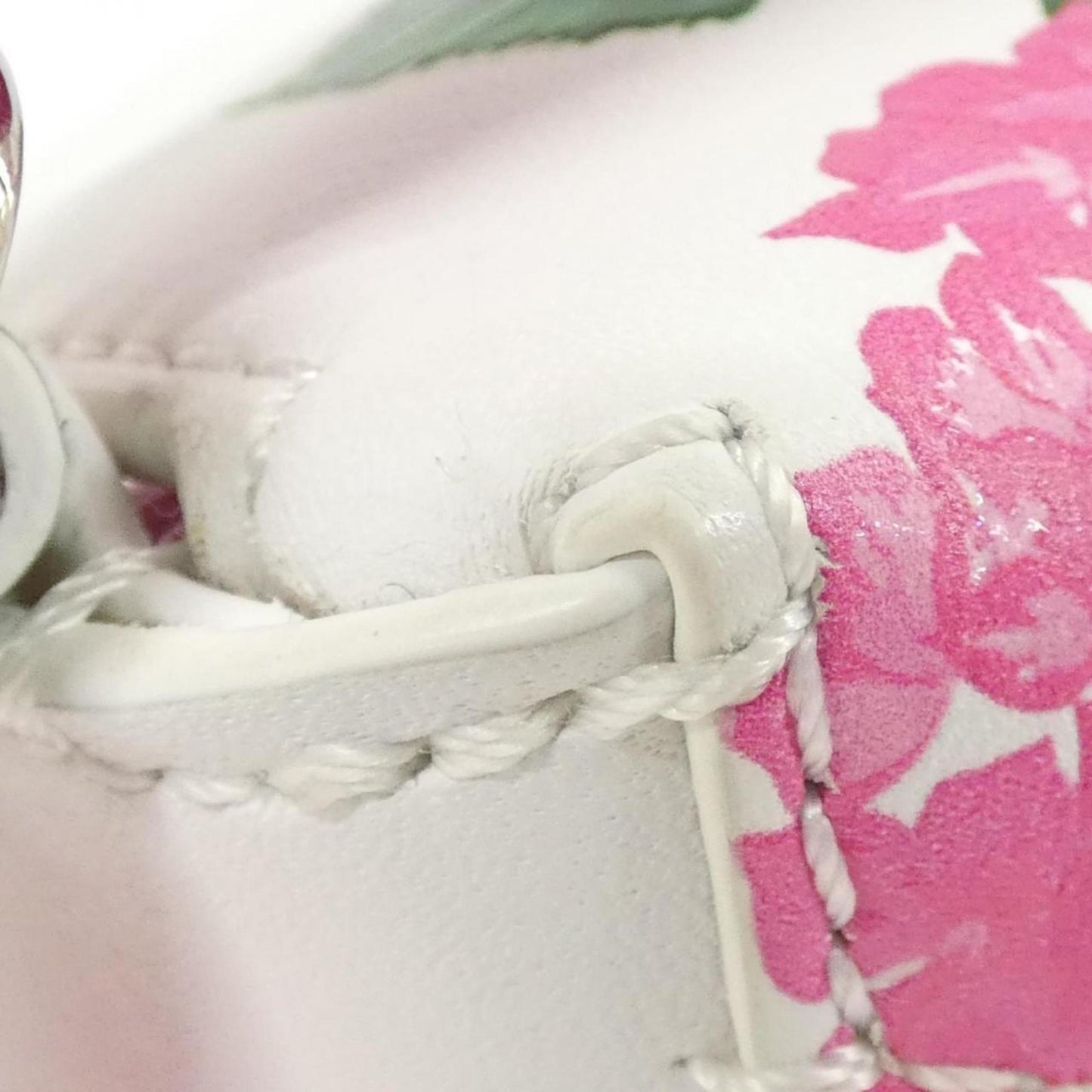 Loewe Pink White Leather Handbag (Pre-Owned)