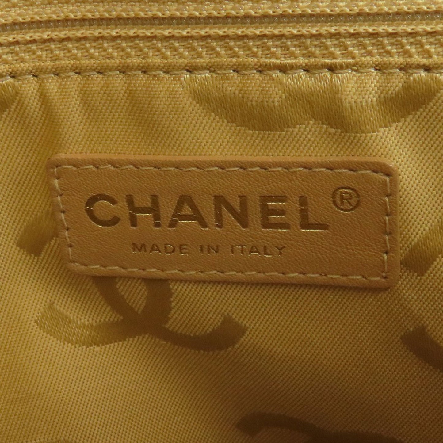 Chanel Wild Stitch Beige Leather Handbag (Pre-Owned)