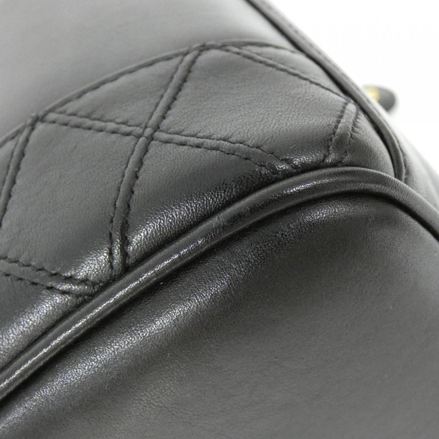 Chanel Black Leather Handbag (Pre-Owned)