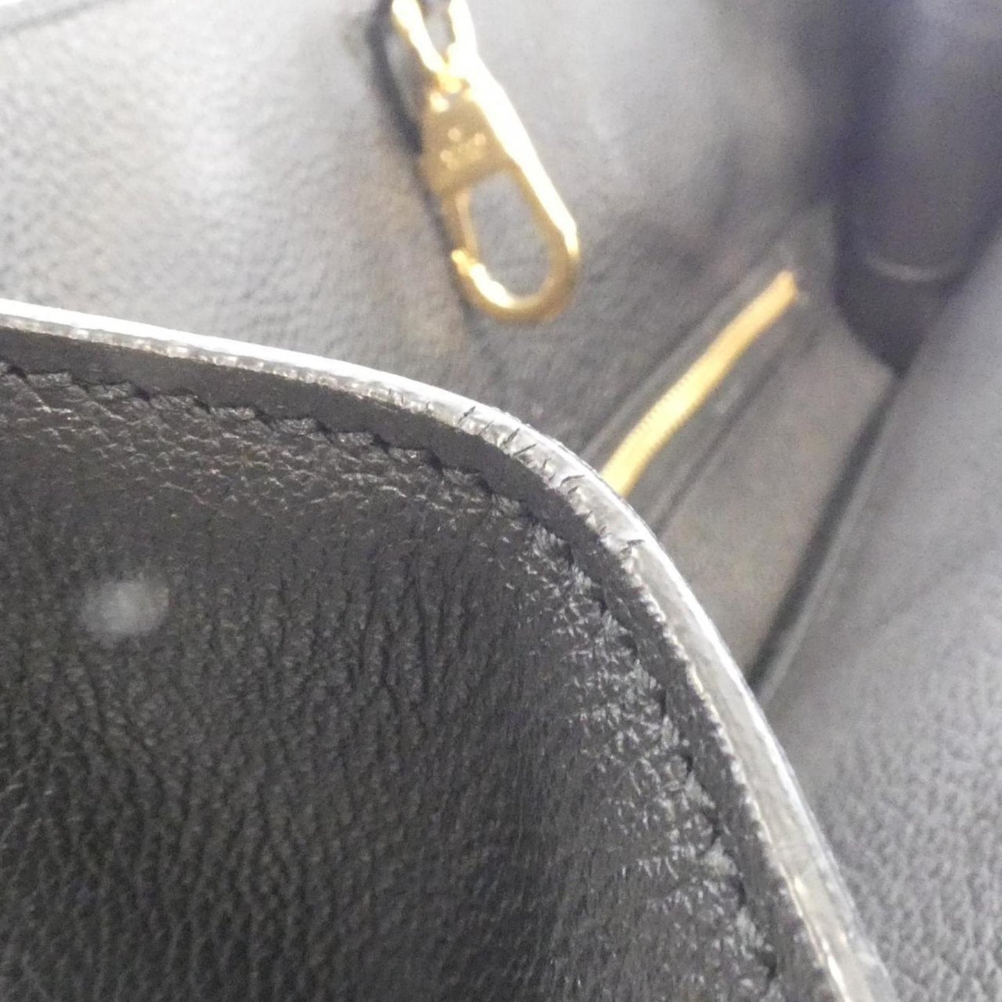 Gucci Black Leather Handbag (Pre-Owned)