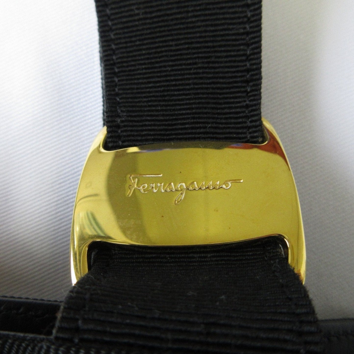 Salvatore Ferragamo Black Handbag (Pre-Owned)