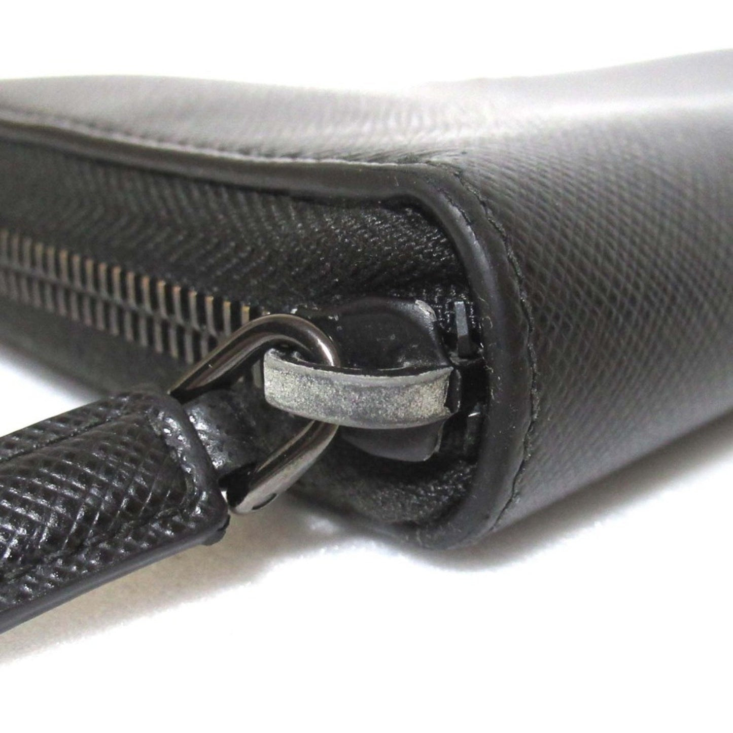 Prada Black Saffiano Triangle Coin Purse/Coin Case (Pre-Owned)