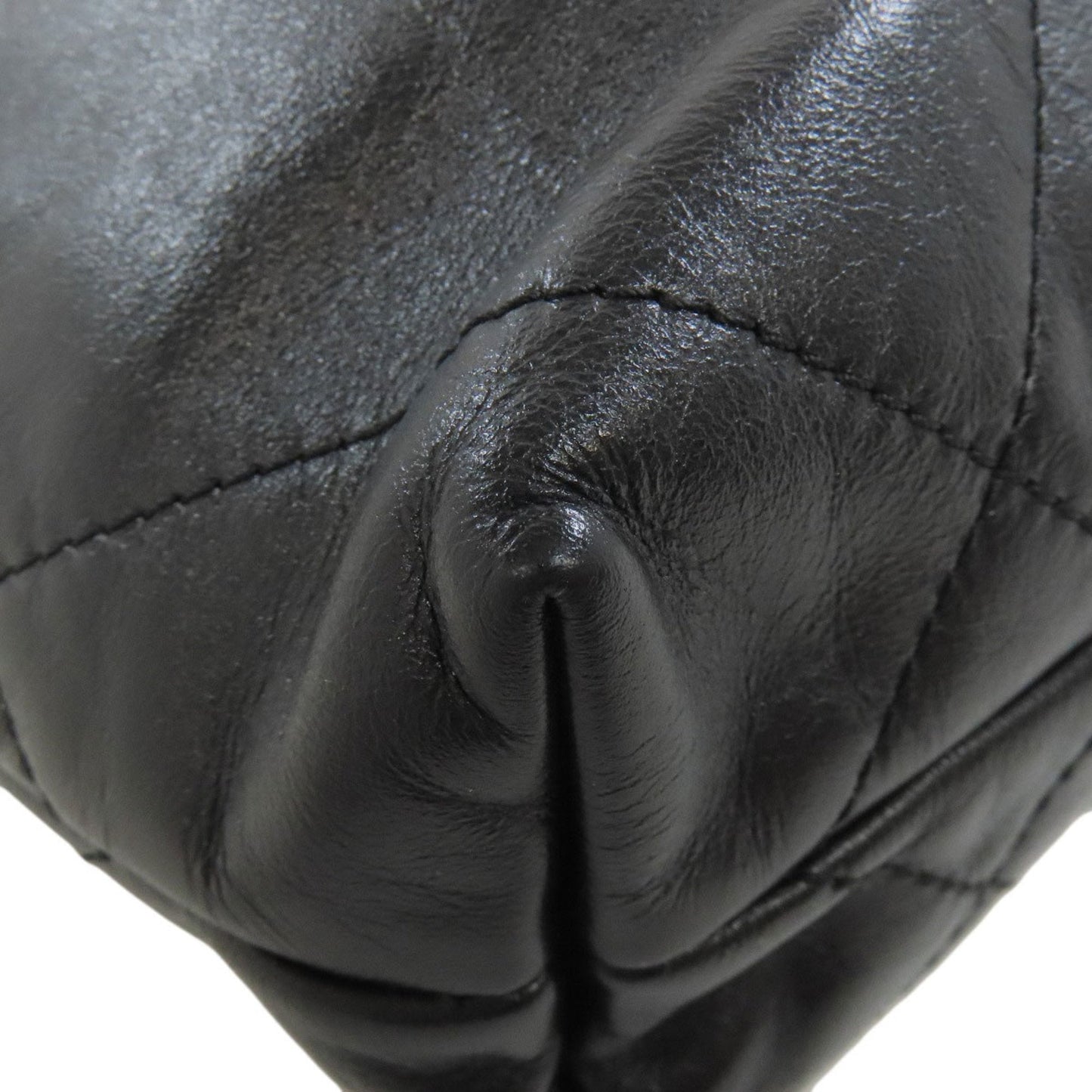 Chanel Black Leather Handbag (Pre-Owned)