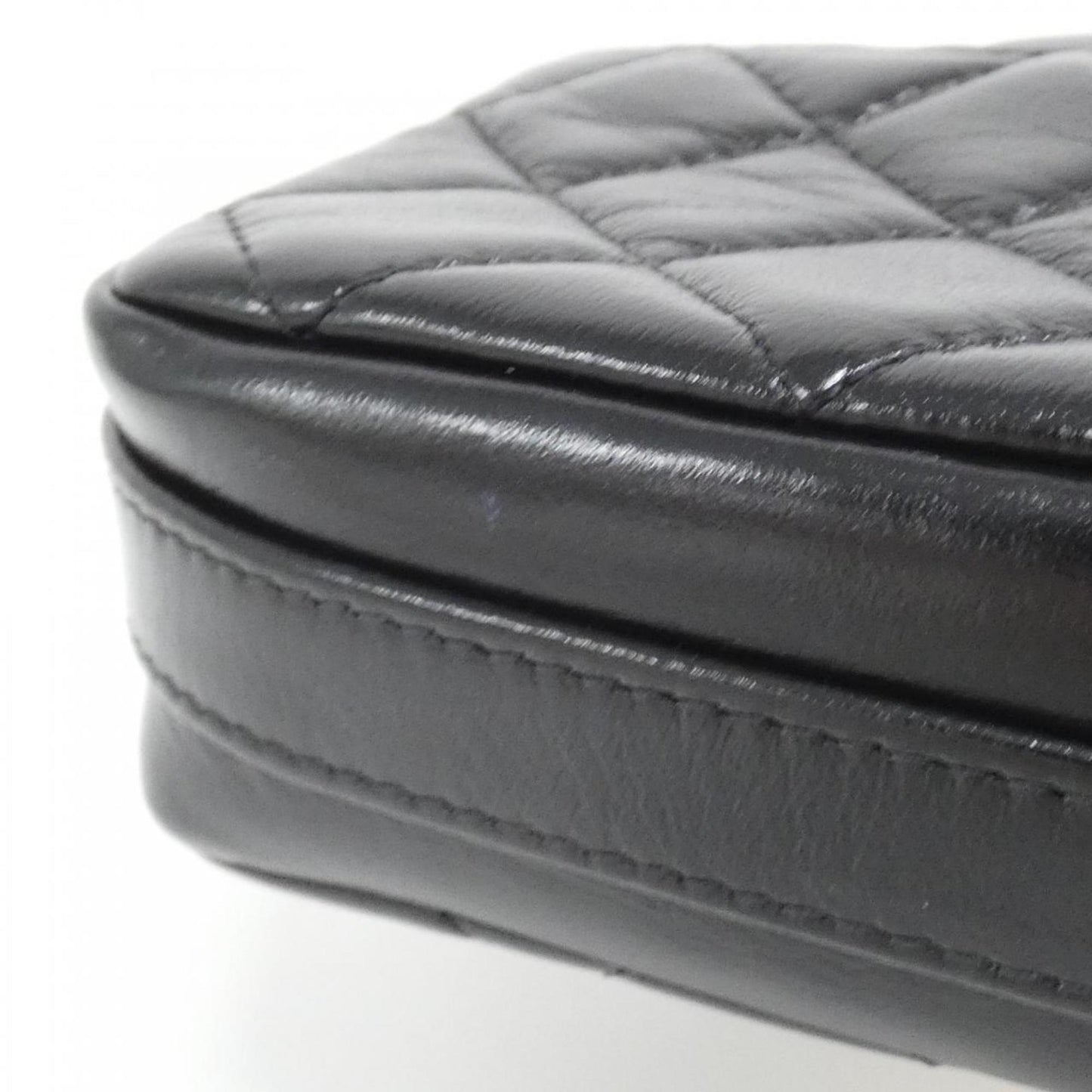 Chanel Black Leather Handbag (Pre-Owned)