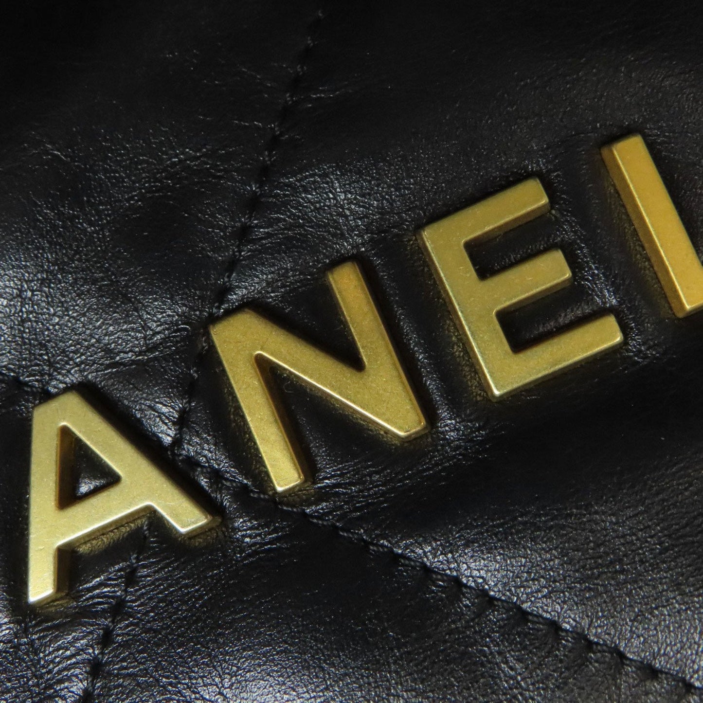 Chanel Black Leather Handbag (Pre-Owned)