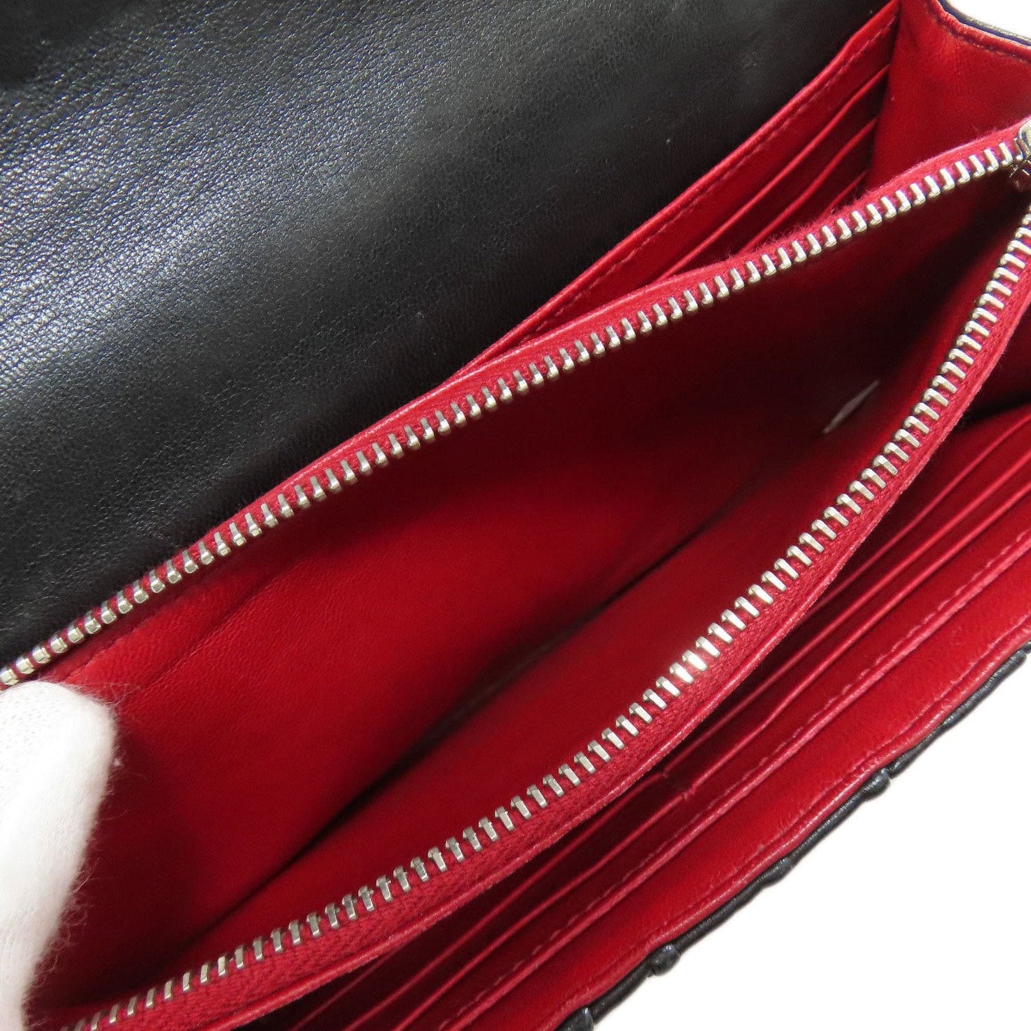 Prada Black Leather Shoulder Bag (Pre-Owned)