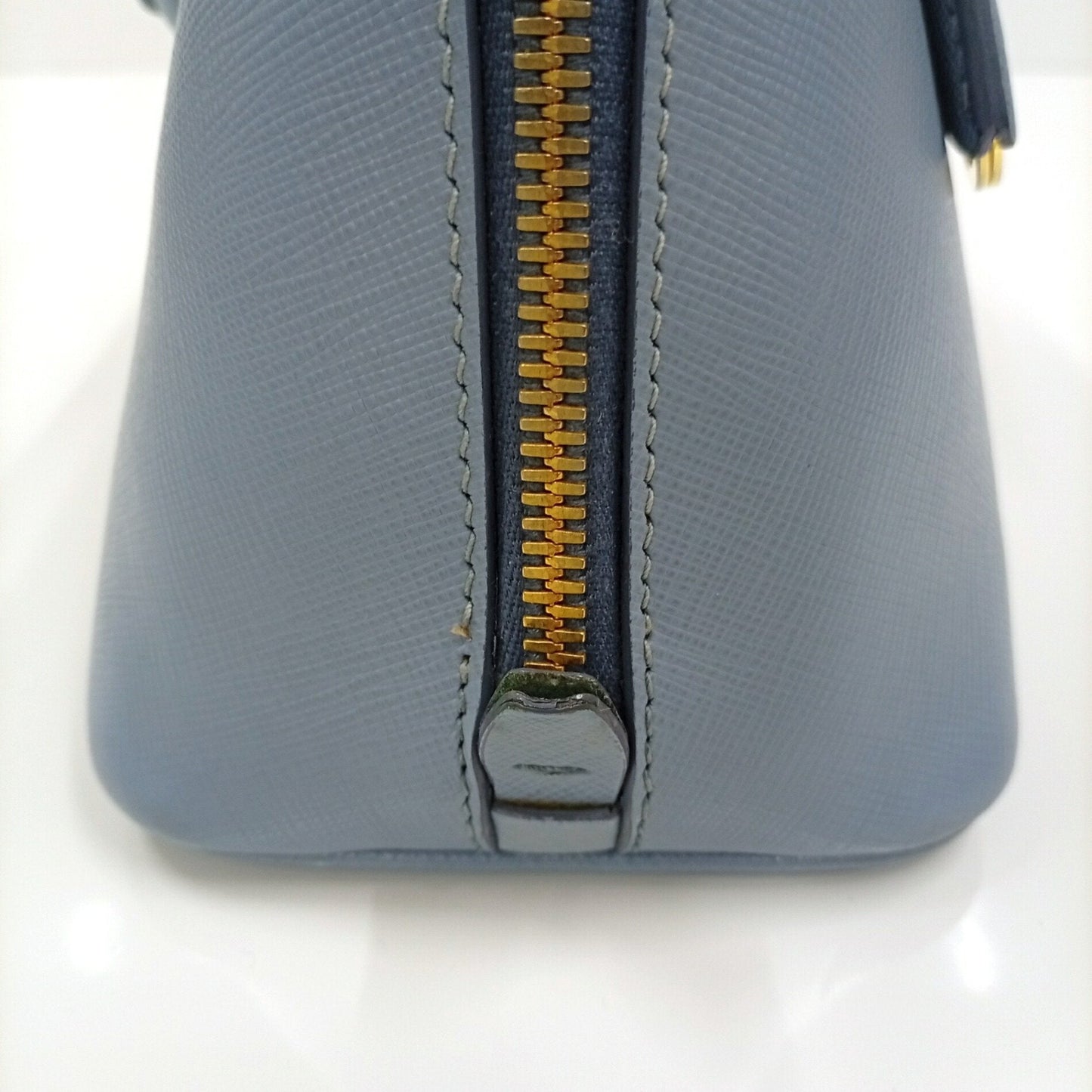 Prada Sky Blue Leather Handbag (Pre-Owned)
