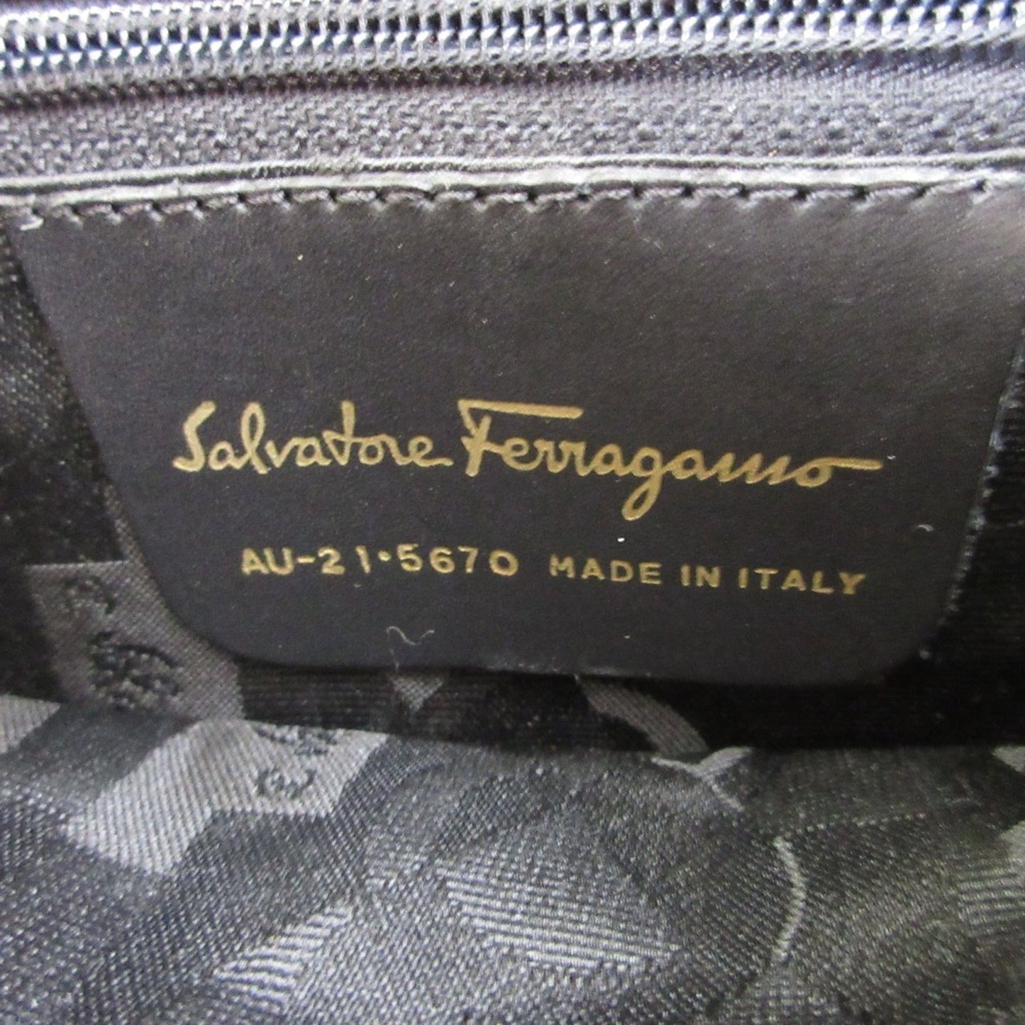 Salvatore Ferragamo Black Handbag (Pre-Owned)