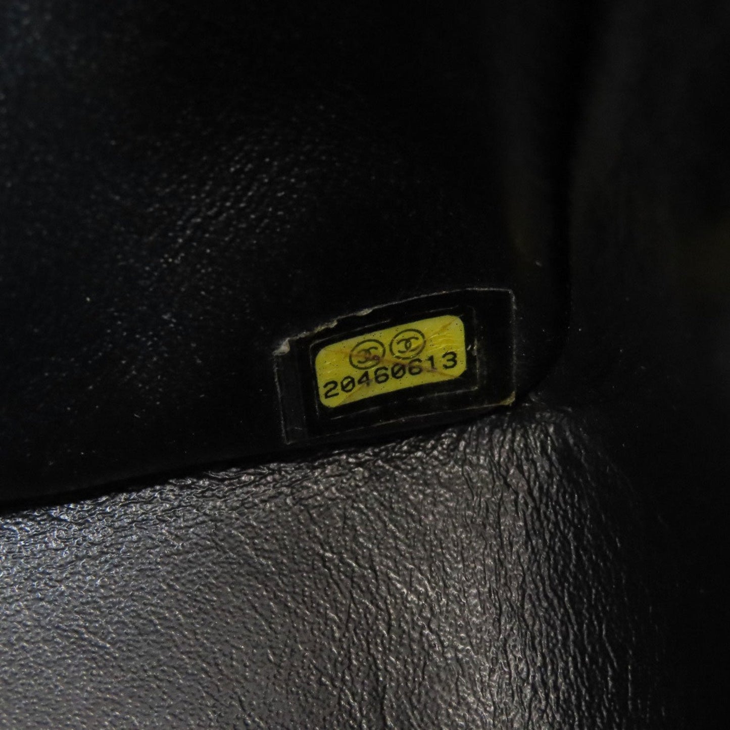 Chanel Matelasse Black Leather Shoulder Bag (Pre-Owned)