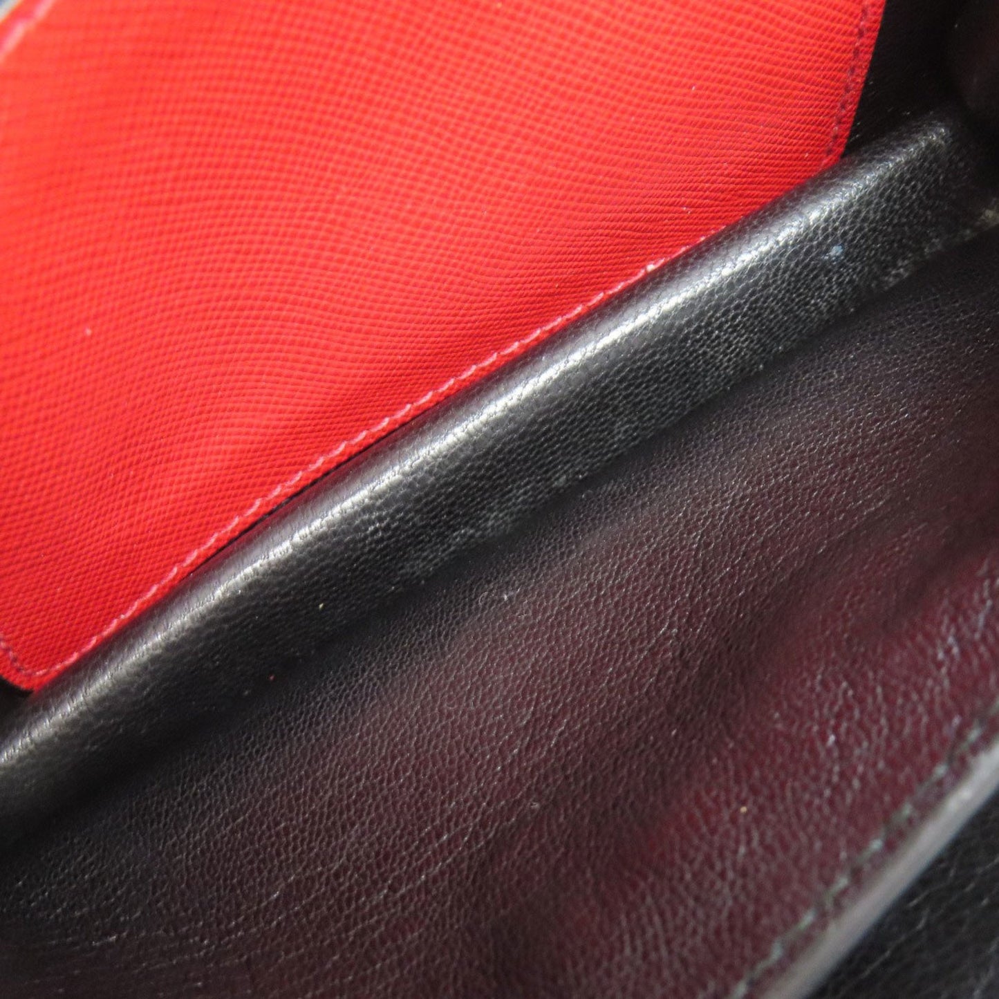 Prada Saffiano Red Color Saffiano Shoulder Bag (Pre-Owned)
