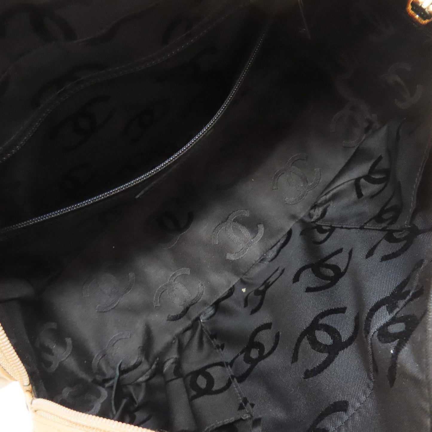 Chanel Ligne Cambon Beige Black Leather Handbag (Pre-Owned)