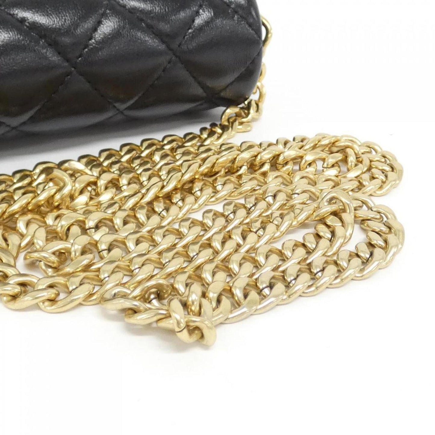 Chanel Black Leather Handbag (Pre-Owned)