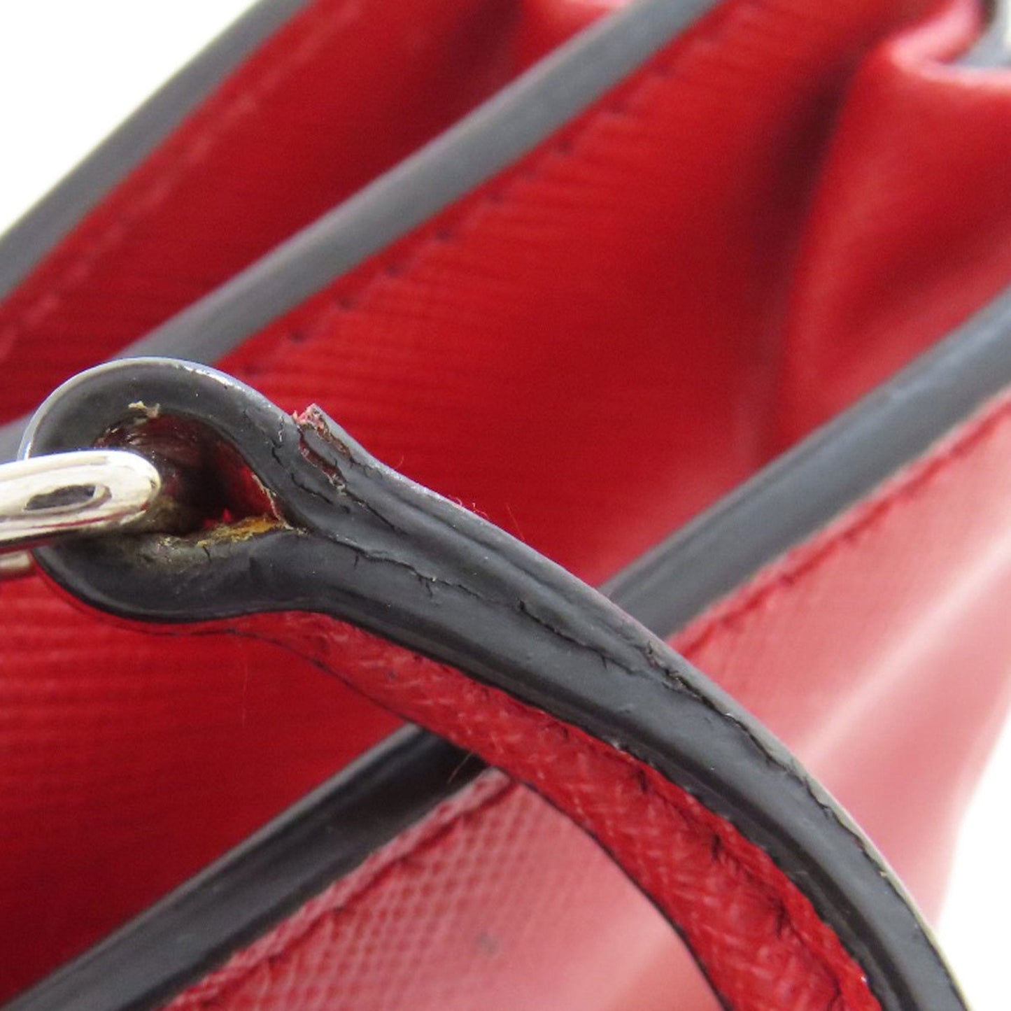 Prada Saffiano Red Color Saffiano Shoulder Bag (Pre-Owned)