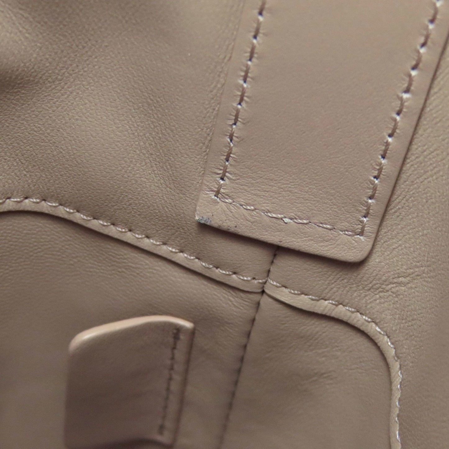 Christian Dior Beige Leather Handbag (Pre-Owned)