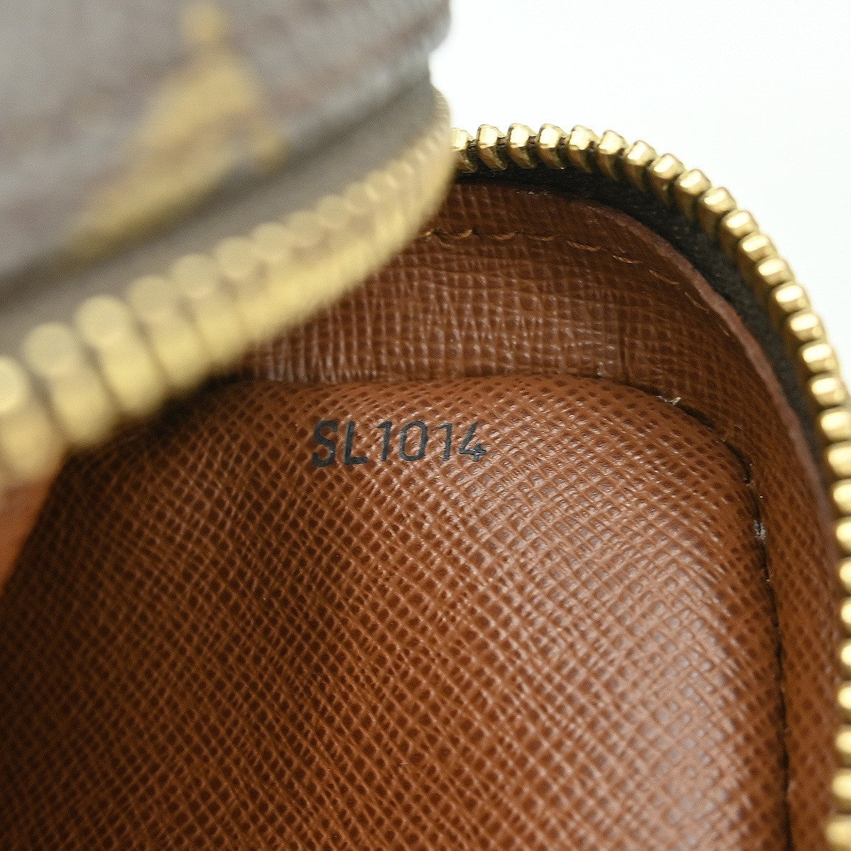 Louis Vuitton Amazone Bag Monogram Canvas Brown Canvas Shoulder Bag Bag (Pre-Owned)