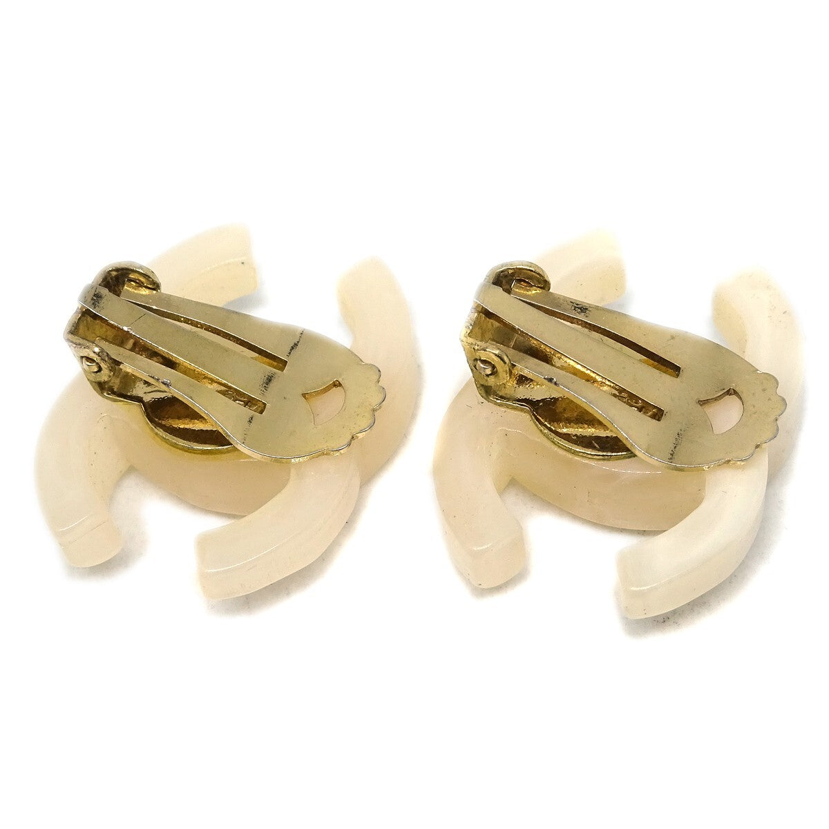 Chanel Cc Clip-On Earrings Metal And Resin Ecru Plastic Earrings Jewelry (Pre-Owned)