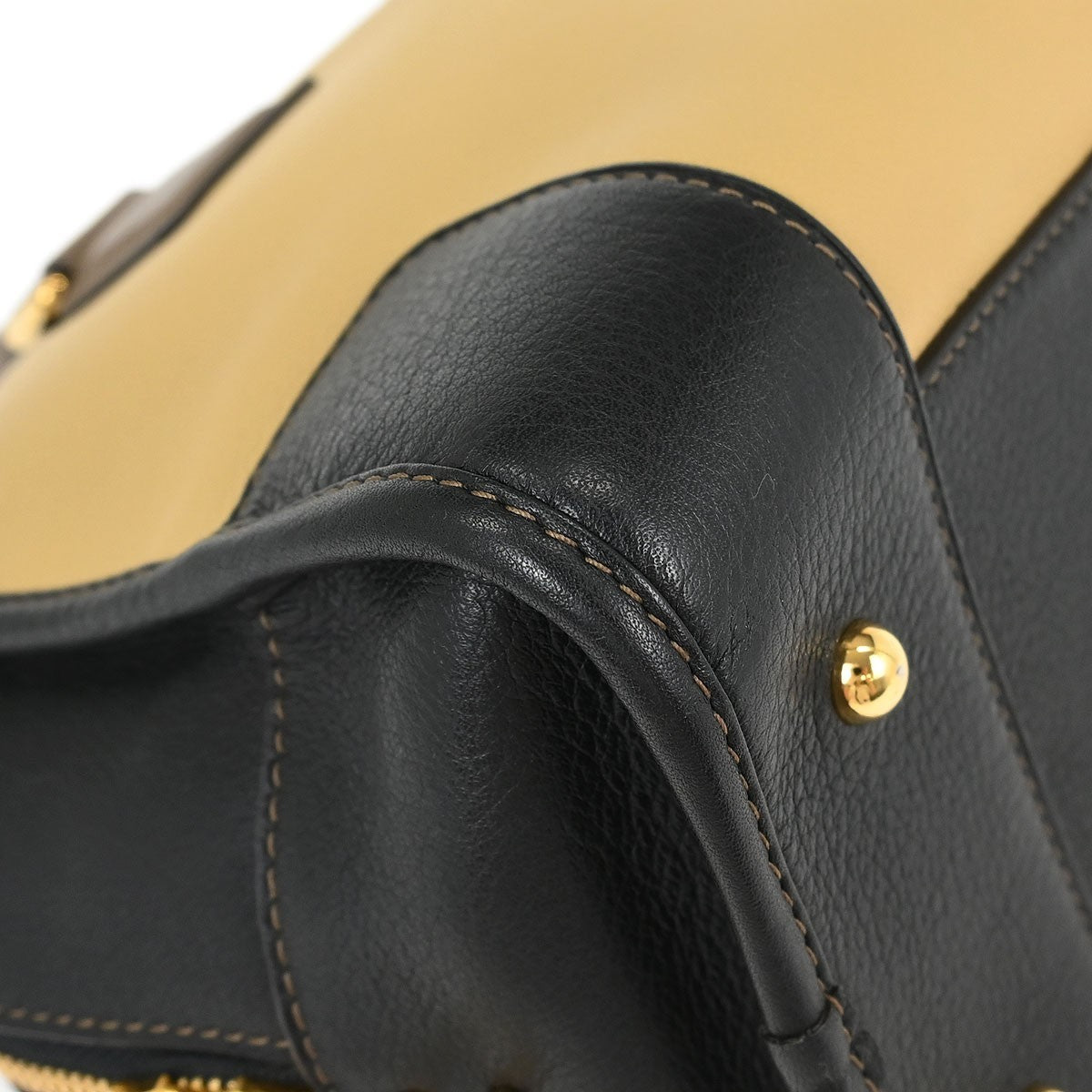 Loewe Amazona Bag Leather Beige Leather Handbag (Pre-Owned)