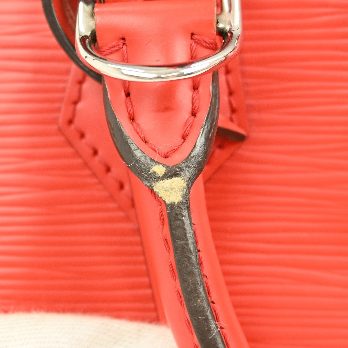 Louis Vuitton Alma Handbag Epi Leather Red Leather Handbag (Pre-Owned)