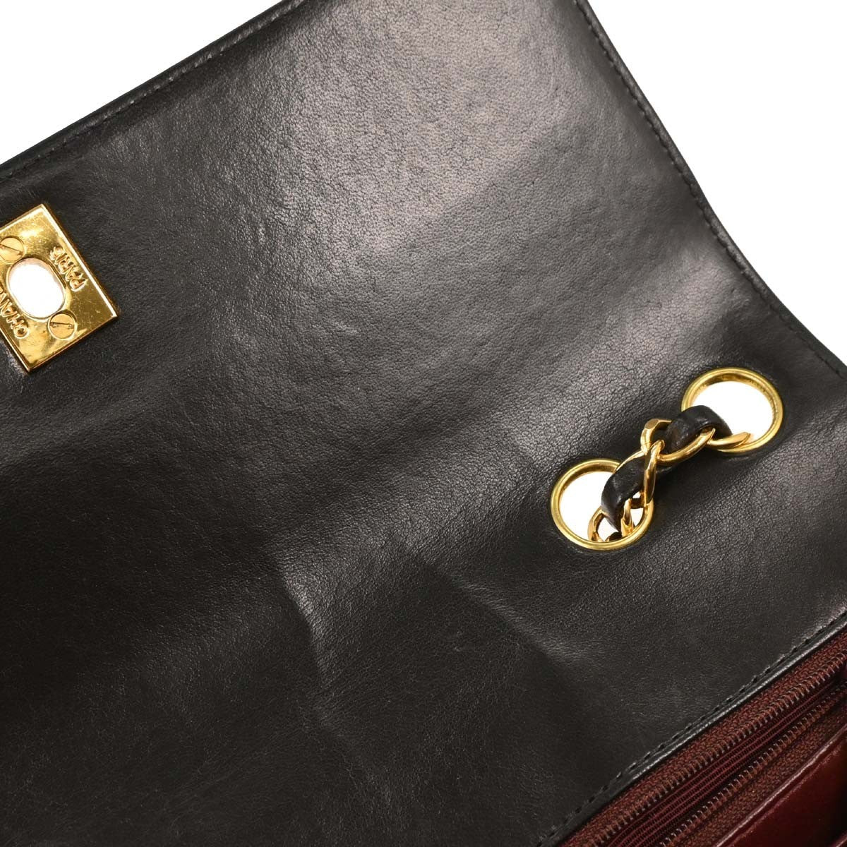 Chanel Vintage Vertical Cc Flap Bag Leather Black Leather Shoulder Bag Bag (Pre-Owned)