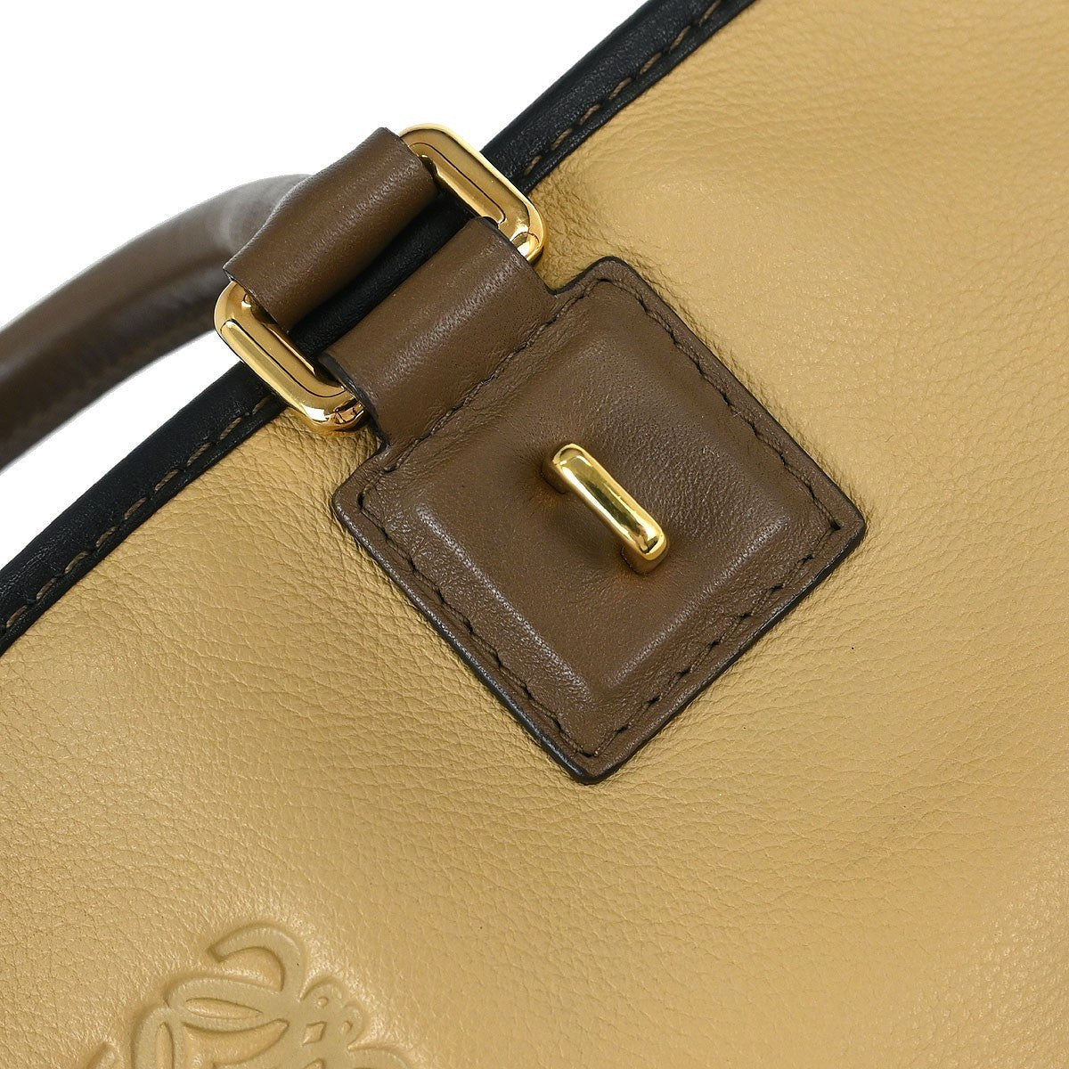 Loewe Amazona Bag Leather Beige Leather Handbag (Pre-Owned)
