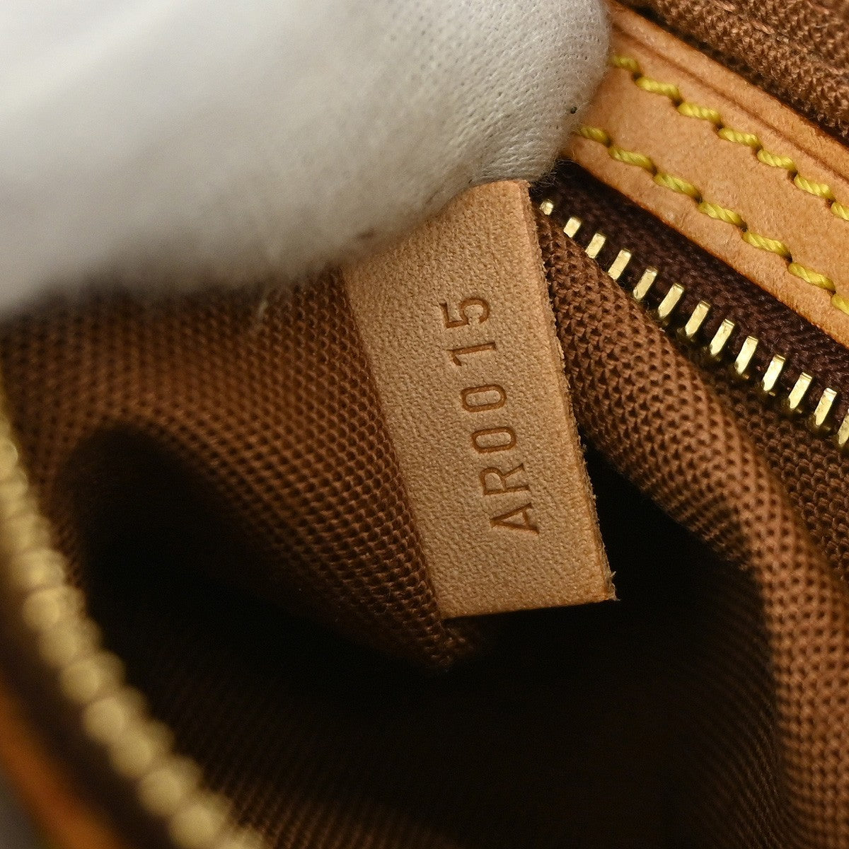 Louis Vuitton Trotteur Handbag Monogram Canvas Brown Canvas Shoulder Bag Bag (Pre-Owned)