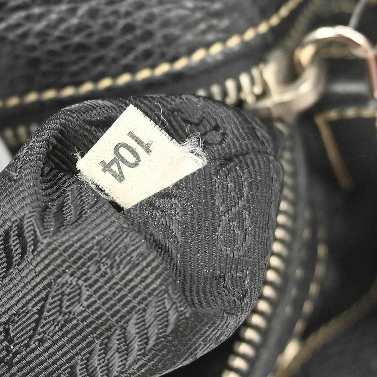 Prada Vintage Shoulder Bag Leather Black Leather Shoulder Bag Bag (Pre-Owned)
